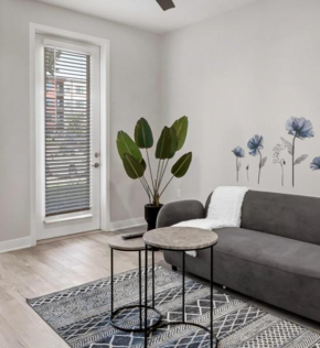 Bold 2129 I Modern Apartment With Free Parking
